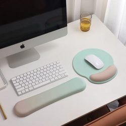   Csuklótámasz és ergonomikus egérpad szett, bordó színben, kényelmes irodai használathoz